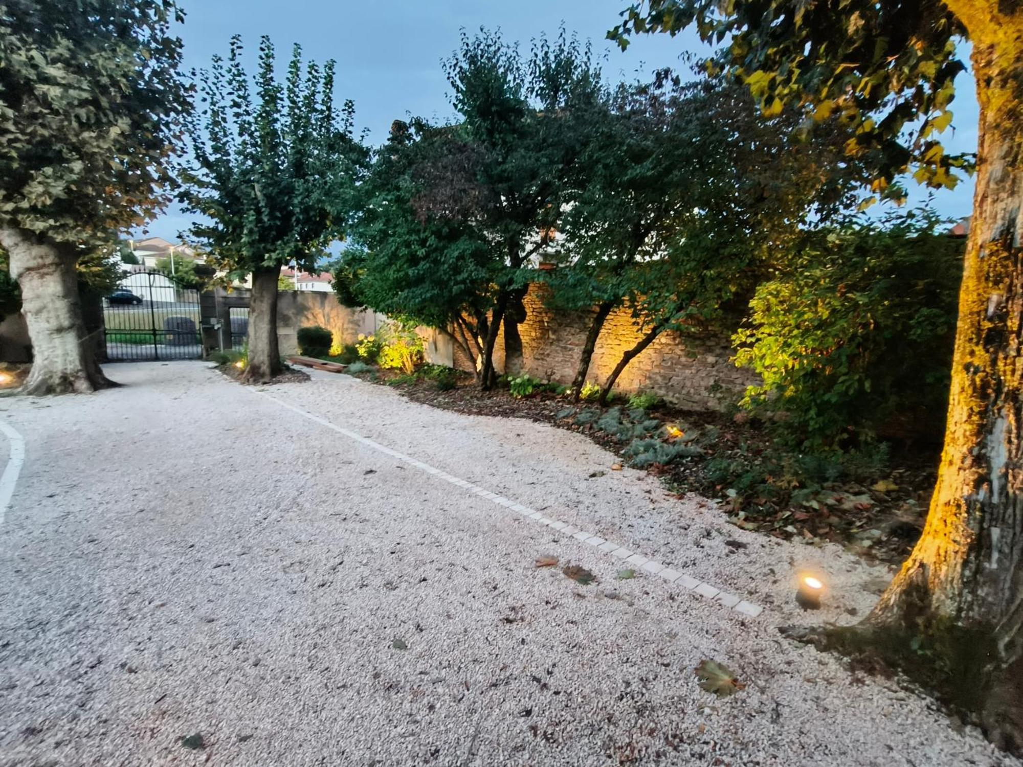 Chez Emma Et Louise - Maison Individuelle Avec Stationnement Gratuit Mâcon Eksteriør billede